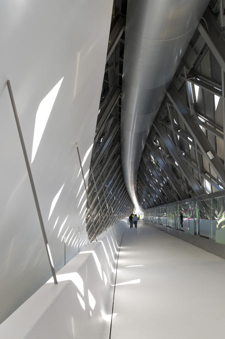 zha_cp_fg_175.jpg