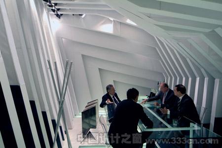 iris-and-fmg-by-francesco-librizzi-and-vittorio-venezia-cersaie2008-iris-155.jpg