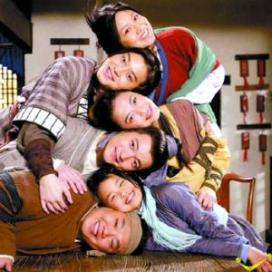 國(guó)產(chǎn)海報(bào)頻現(xiàn)“拿來主義” 流行“克隆”好萊塢