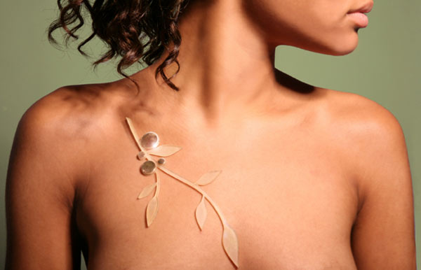 Philips Design Probes:Skintile: Electronic Sensing Jewelry