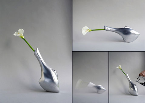 Tilting Vase Tells You When it Needs Water