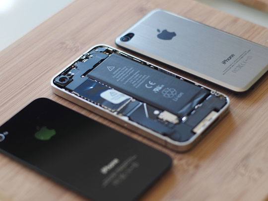 101510_vk_iphoneback3.jpg